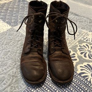 Born Kelisa Lace Up Combat Boot. Size 8.5. Excellent Used Condition. Black brown